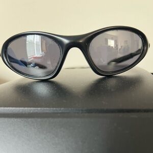 Men’s Oakley minute sunglasses